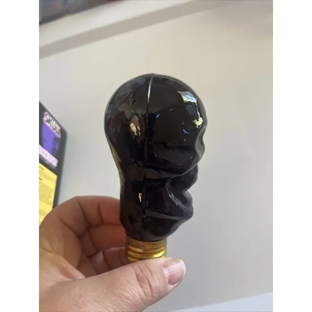 VTG Skull 90’s Purple Black Light Bulb Goth Gothic Scary Blacklite Halloween 3D